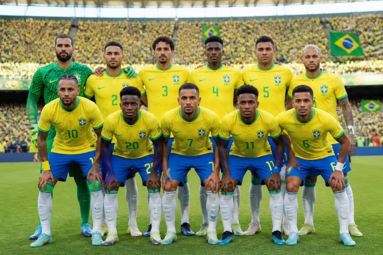 découvrez la composition de l'équipe du brésil pour la coupe du monde 2026, avec un aperçu détaillé des joueurs clés et des stratégies pour le tournoi.