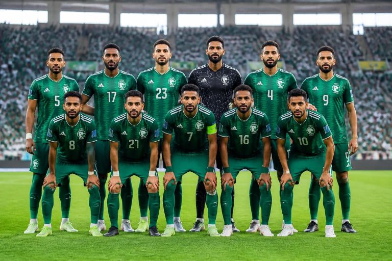 découvrez la composition officielle de l'équipe d'arabie saoudite pour la coupe du monde 2026, avec les joueurs sélectionnés et les stratégies clés.