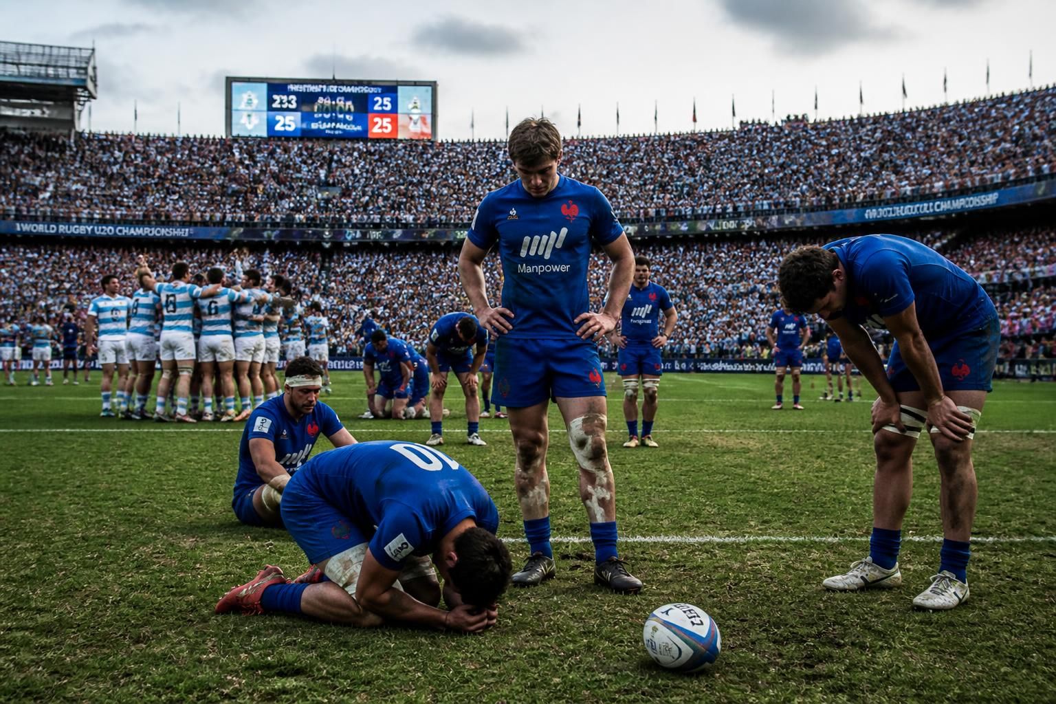 revivez la finale du mondial u20 de rugby où les bleuets ont livré un combat intense mais n'ont pas réussi à décrocher la victoire.