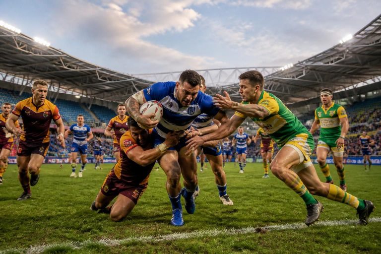 découvrez les ambitions de trois équipes de rugby à xiii qui souhaitent briller et marquer cette saison avec passion et détermination.